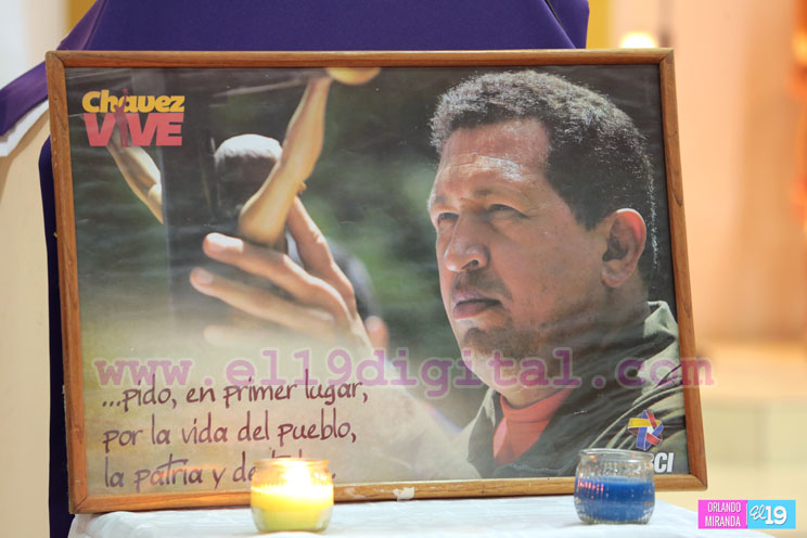 Celebran Misa en homenaje al Comandante Hugo Ch&aacute;vez y al padre Theo Klomberg